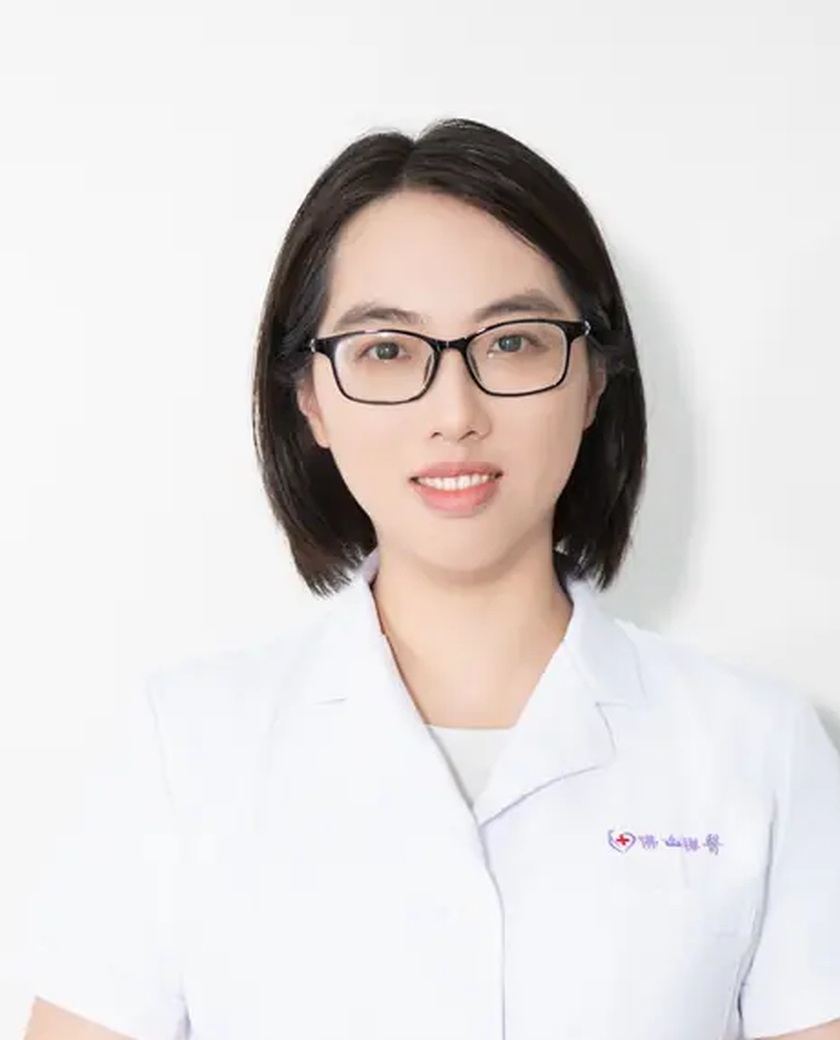 甄曼华医生照片